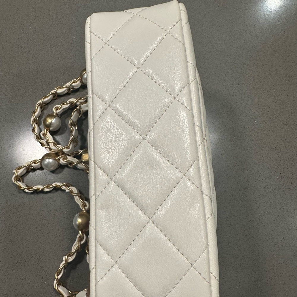 Chanel Classic Mini flap - Picture 3 of 15